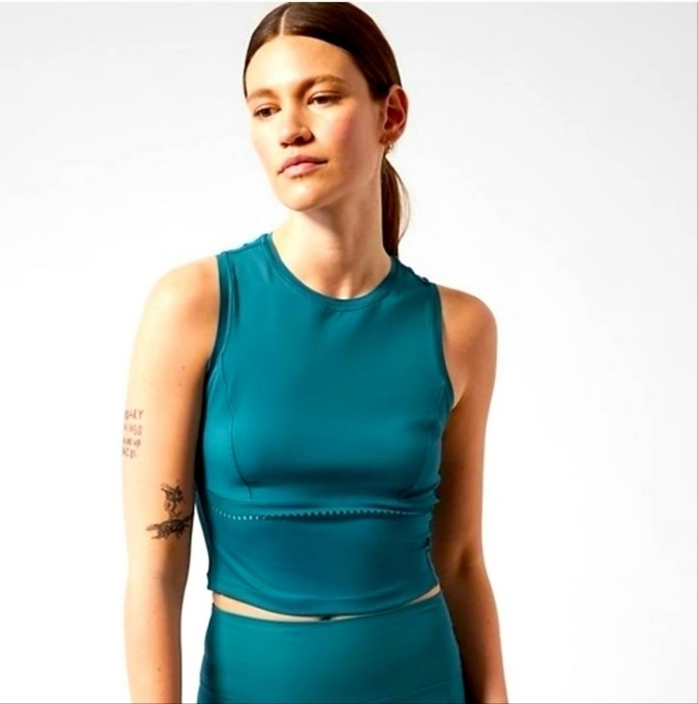 Athleta Levitate Cropped Tank in Borealis Green Size 2X